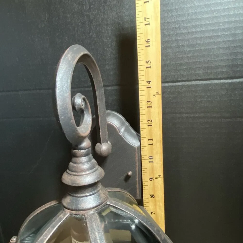 Portfolio Light 15.5-in Rust Outdoor Wall Light Item #56872 Hard-Wired Untested